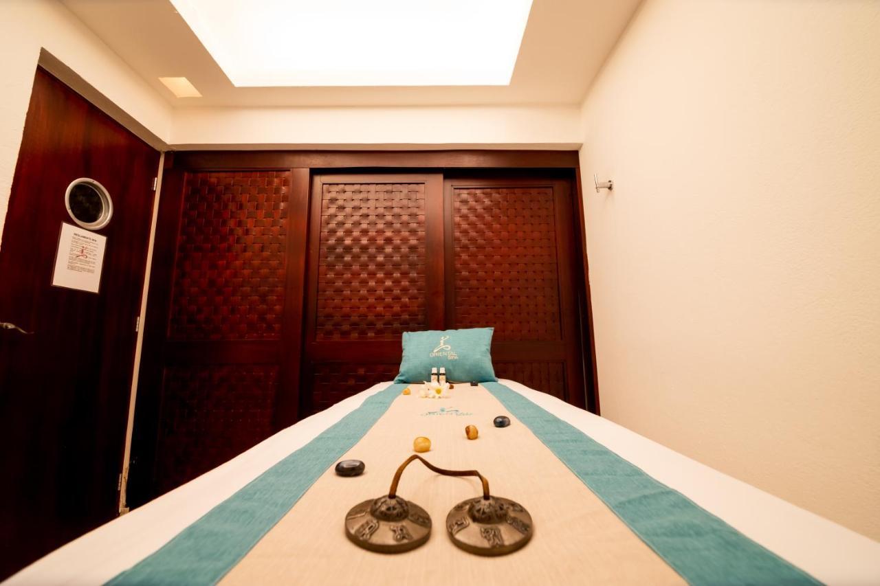 Emporio Acapulco Exterior foto A treatment room at the spa