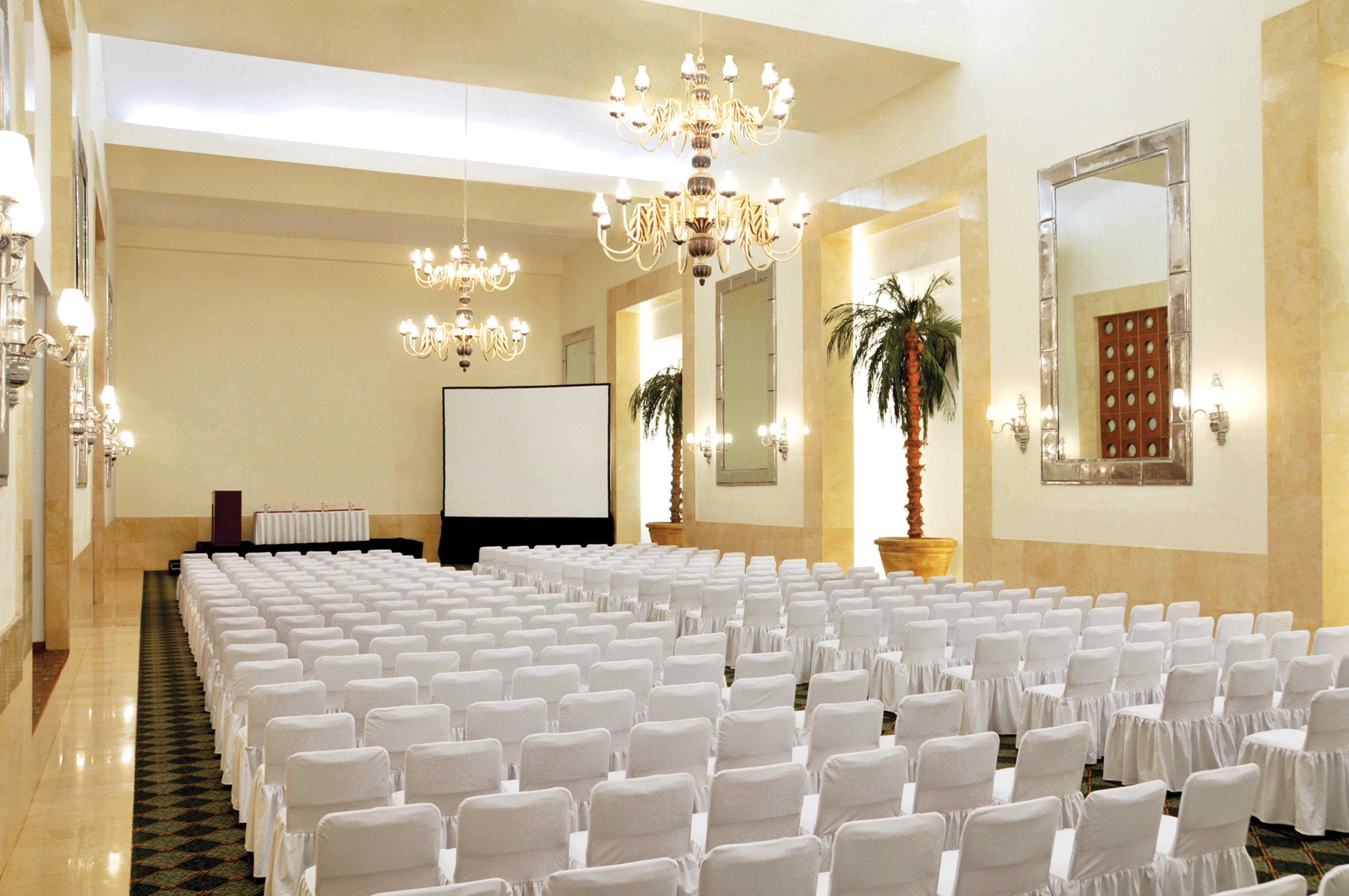 Emporio Acapulco Exterior foto The ballroom