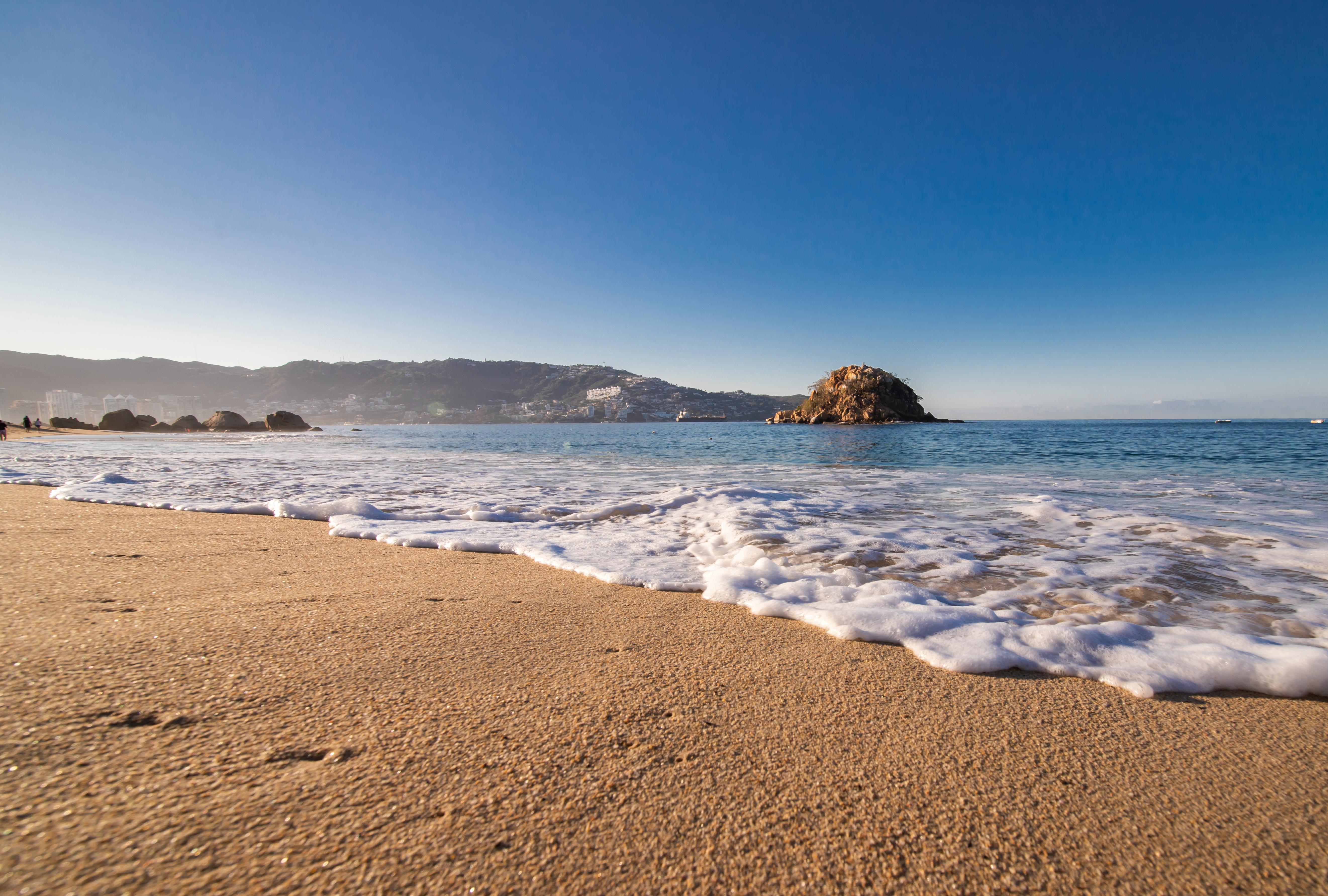 Emporio Acapulco Exterior foto View of the beach