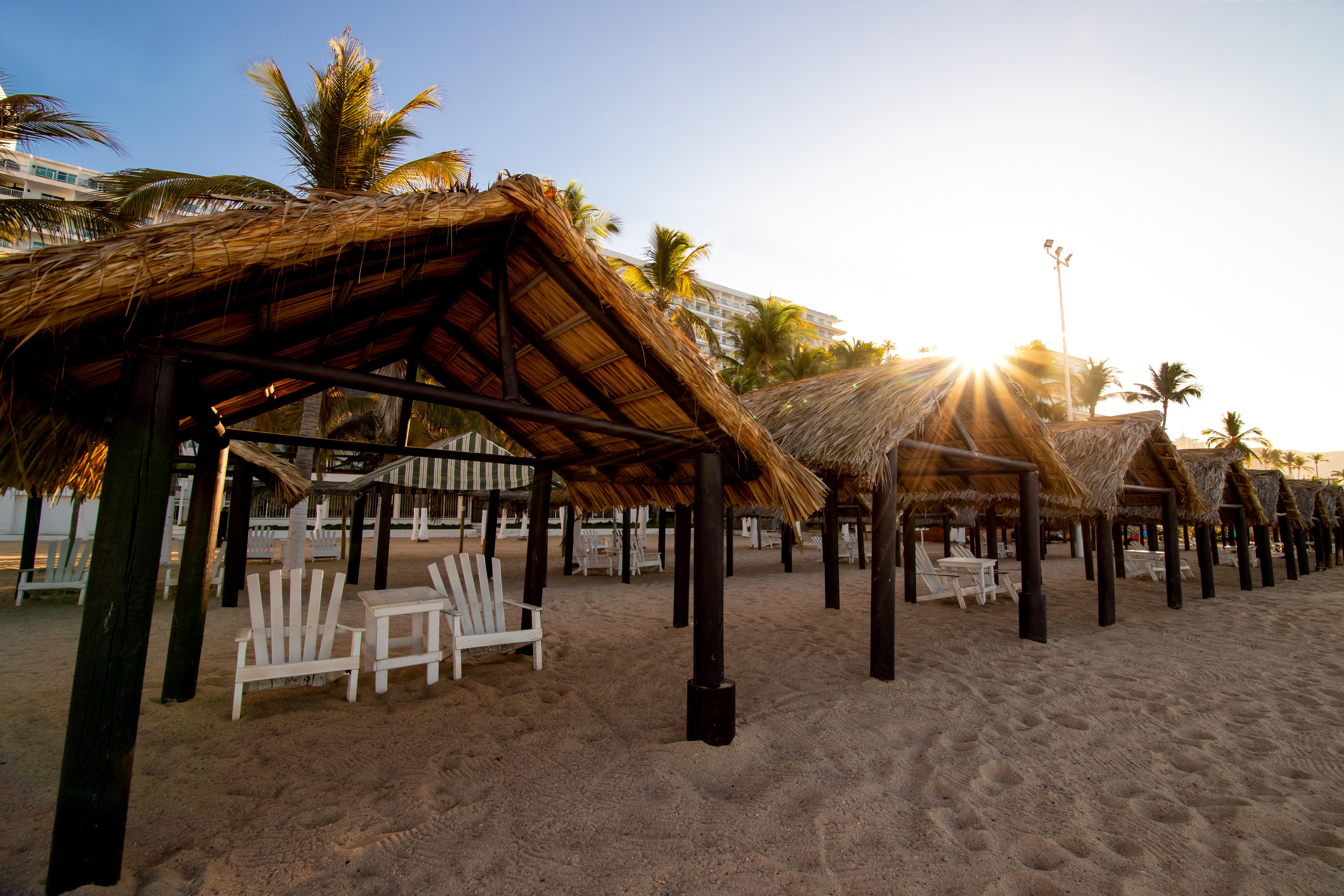 Emporio Acapulco Exterior foto The beach at the resort